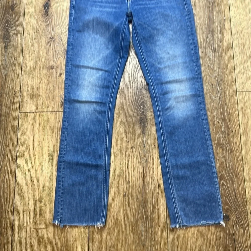 MOTHER The Mid Rise Dazzler Ankle Fray in Birds of Paradise Size 24